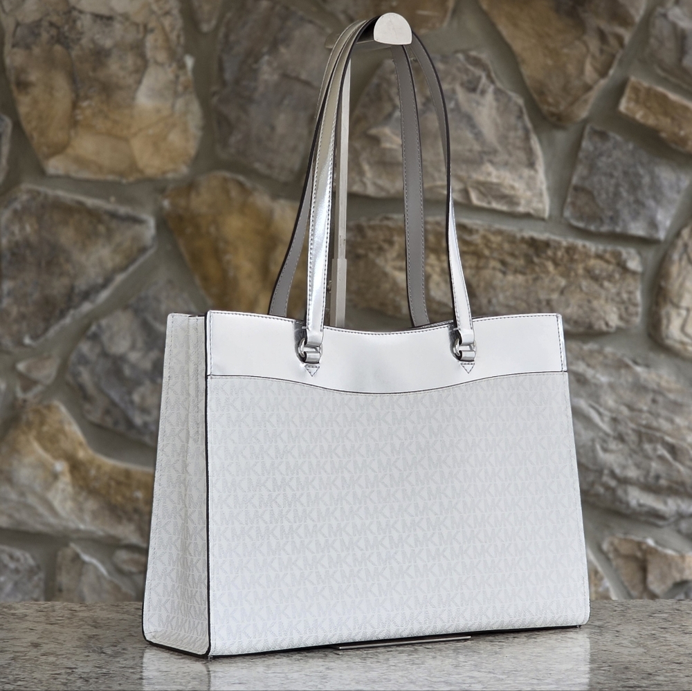 Michael Kors Jet Set Logo Large White Tote - Picture 3 of 9